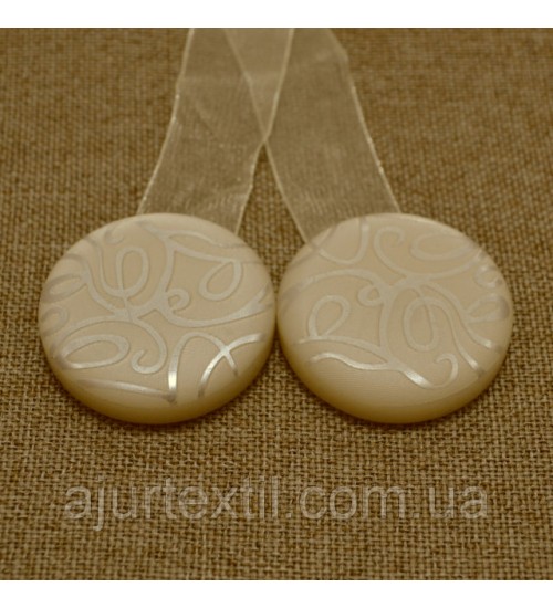 Магнитный подхват "молочно бежевый"